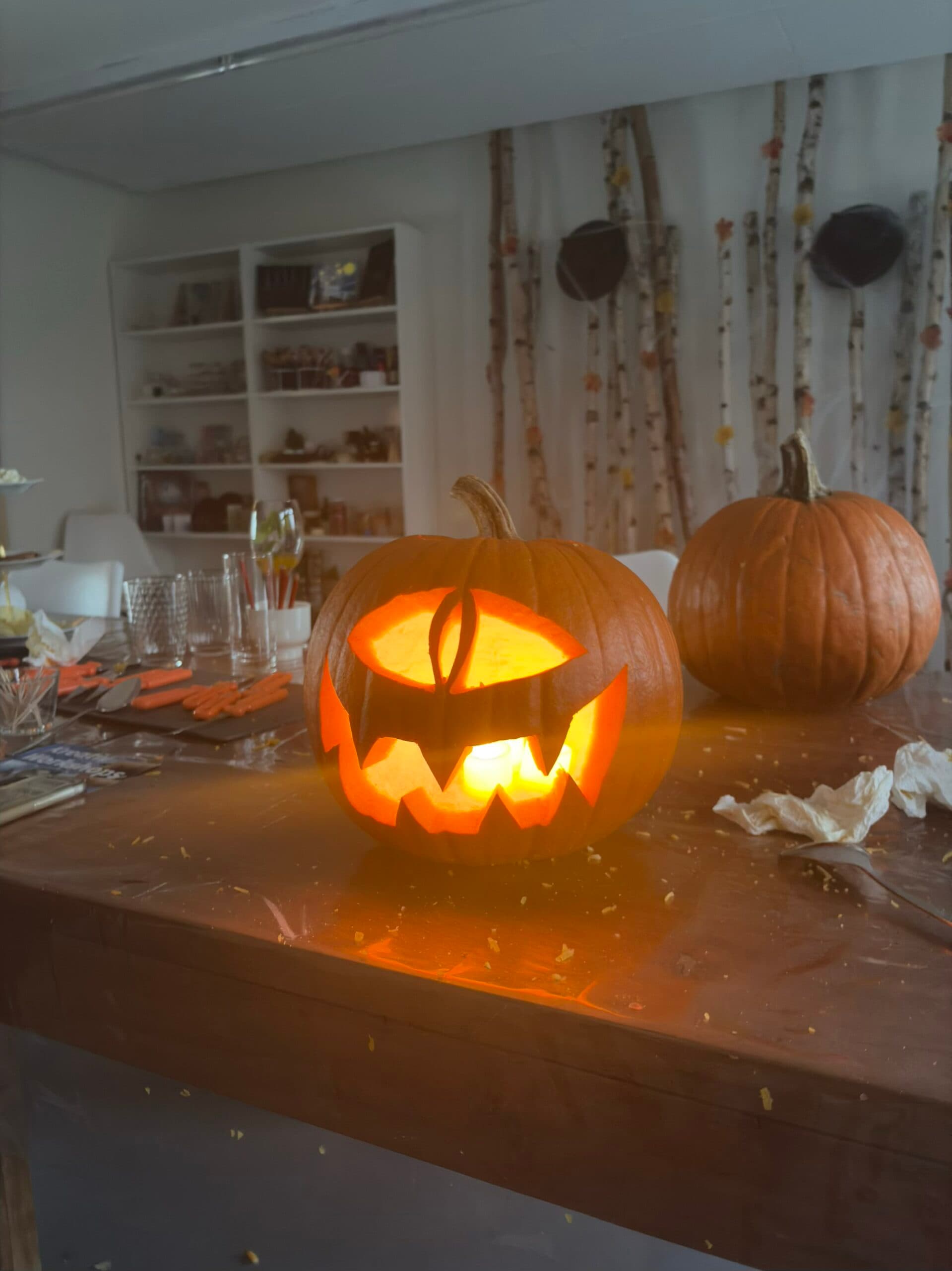 Halloween Kürbis schnitzen oder bemalen